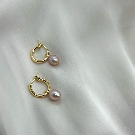 Øredobber - Rikke - Hoops med rosa ferskvannsperler