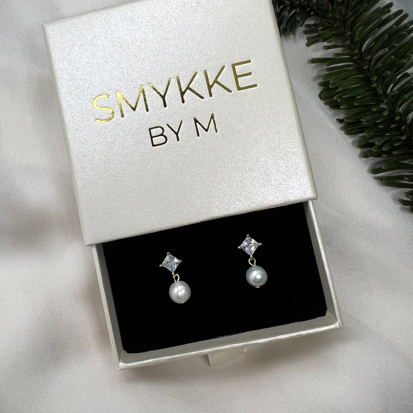 Øredobber - Tonje - Zirkonia & ferskvannsperle