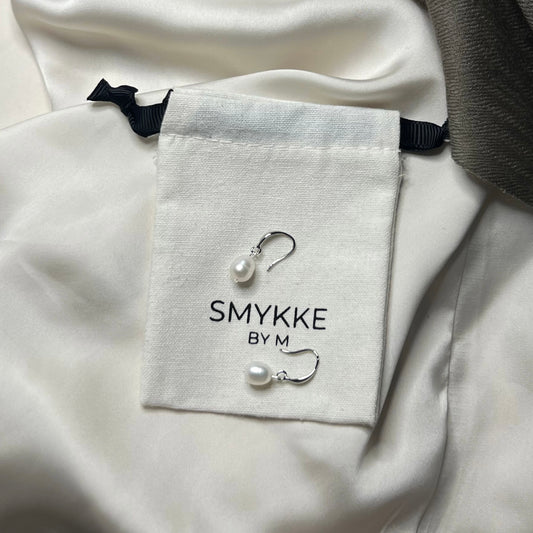 Øredobber Marthe i sølv med smykkepose