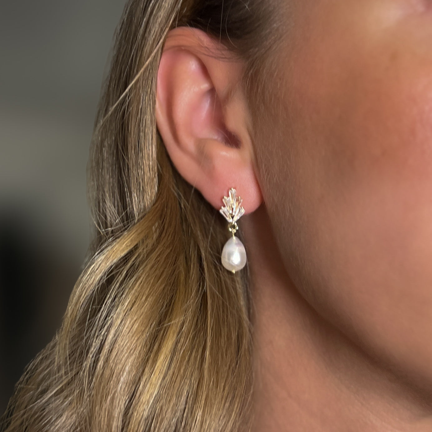 Øredobber - Stjerneskudd - zirkonia & ferskvannsperle