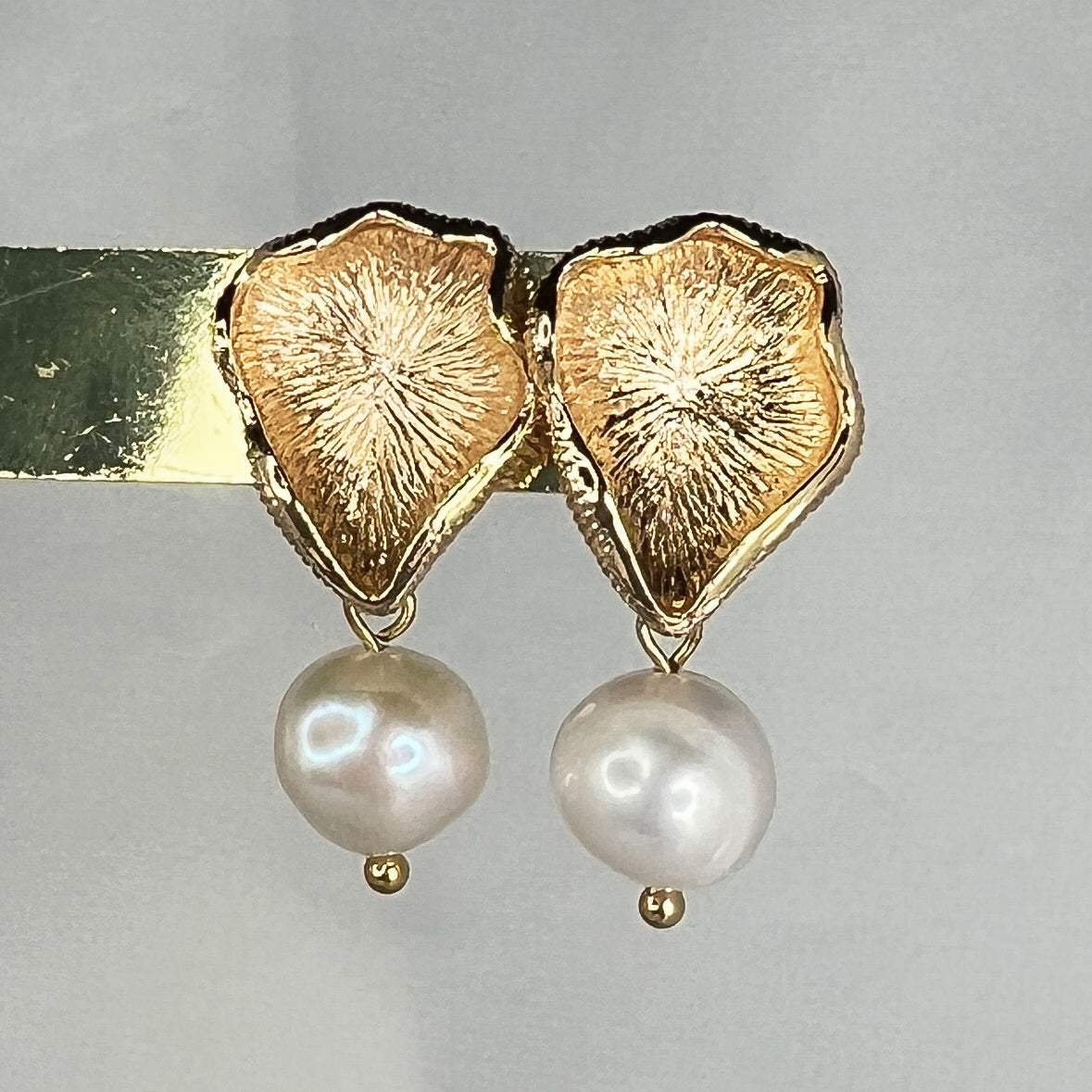 Øredobber - Gullblad - med ferskvannsperle