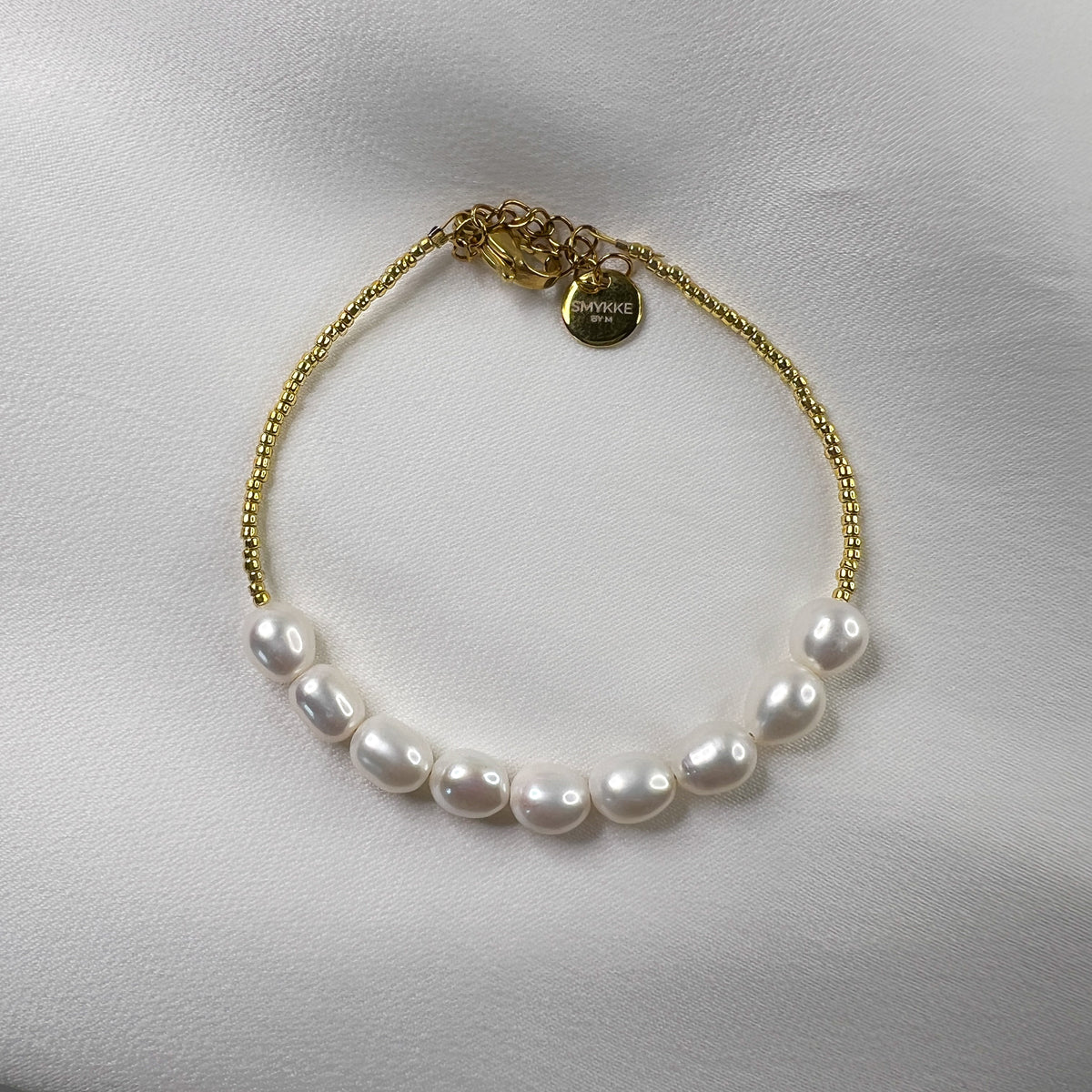 Armbånd Celine i gull med ferskvannsperler