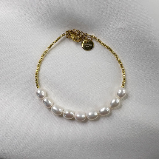 Armbånd Celine i gull med ferskvannsperler