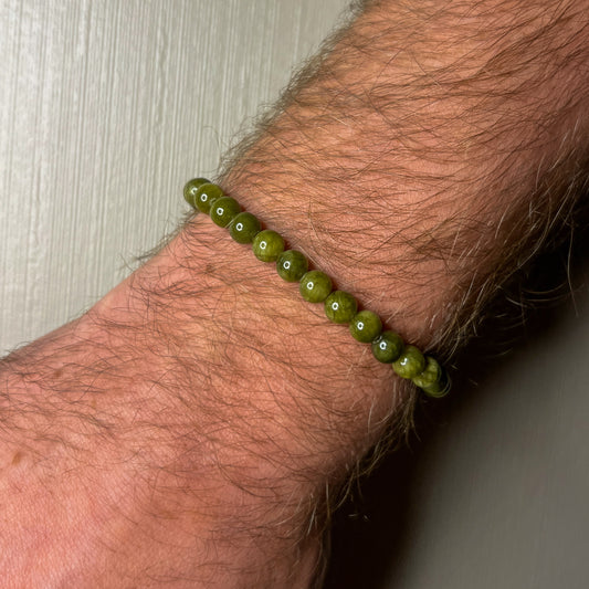 Armbånd Mats – grønt herrearmbånd på håndledd