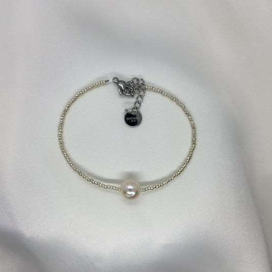 Armbånd Unni – sølvarmbånd med ferskvannsperle