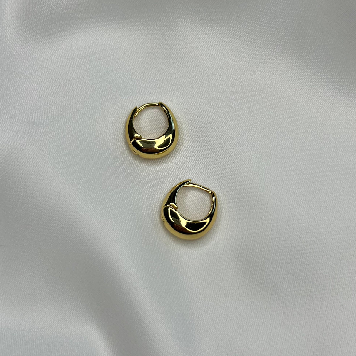 Øredobber Chunky hoops gull, ovenfra
