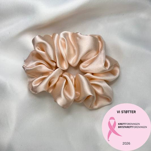 Lys rosa scrunchie i silke